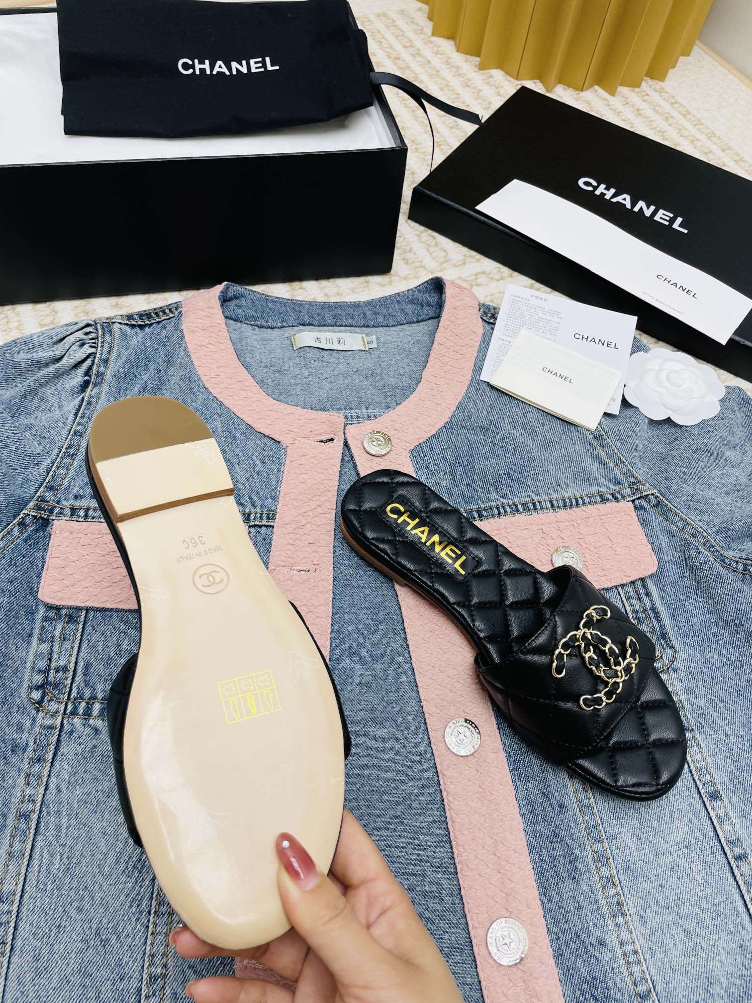 CHANEL slippers