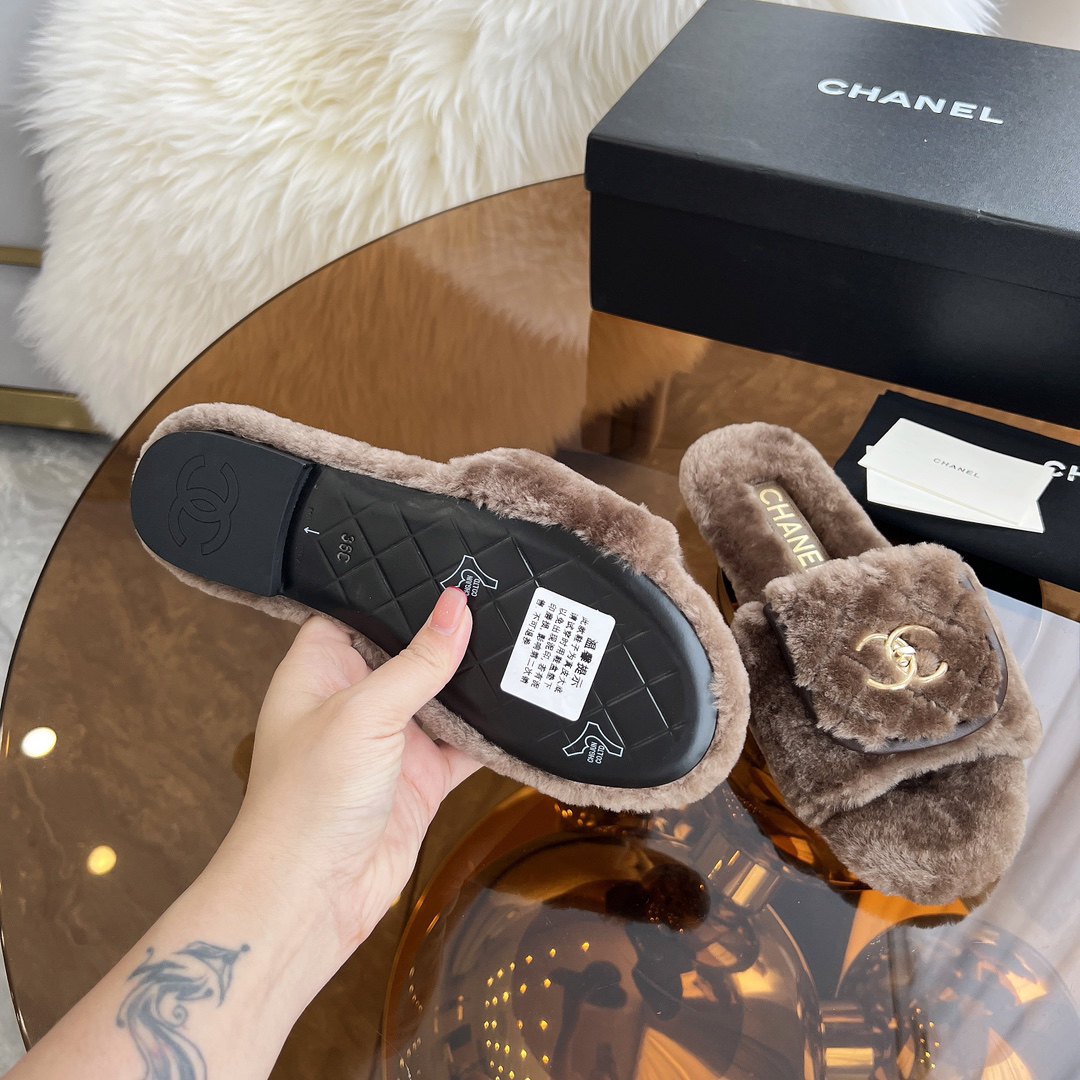 CHANEL slippers