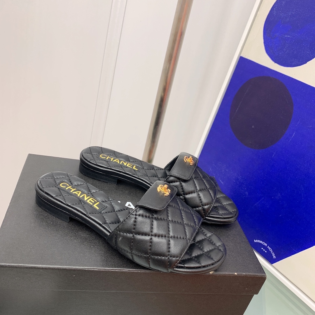 CHANEL slippers