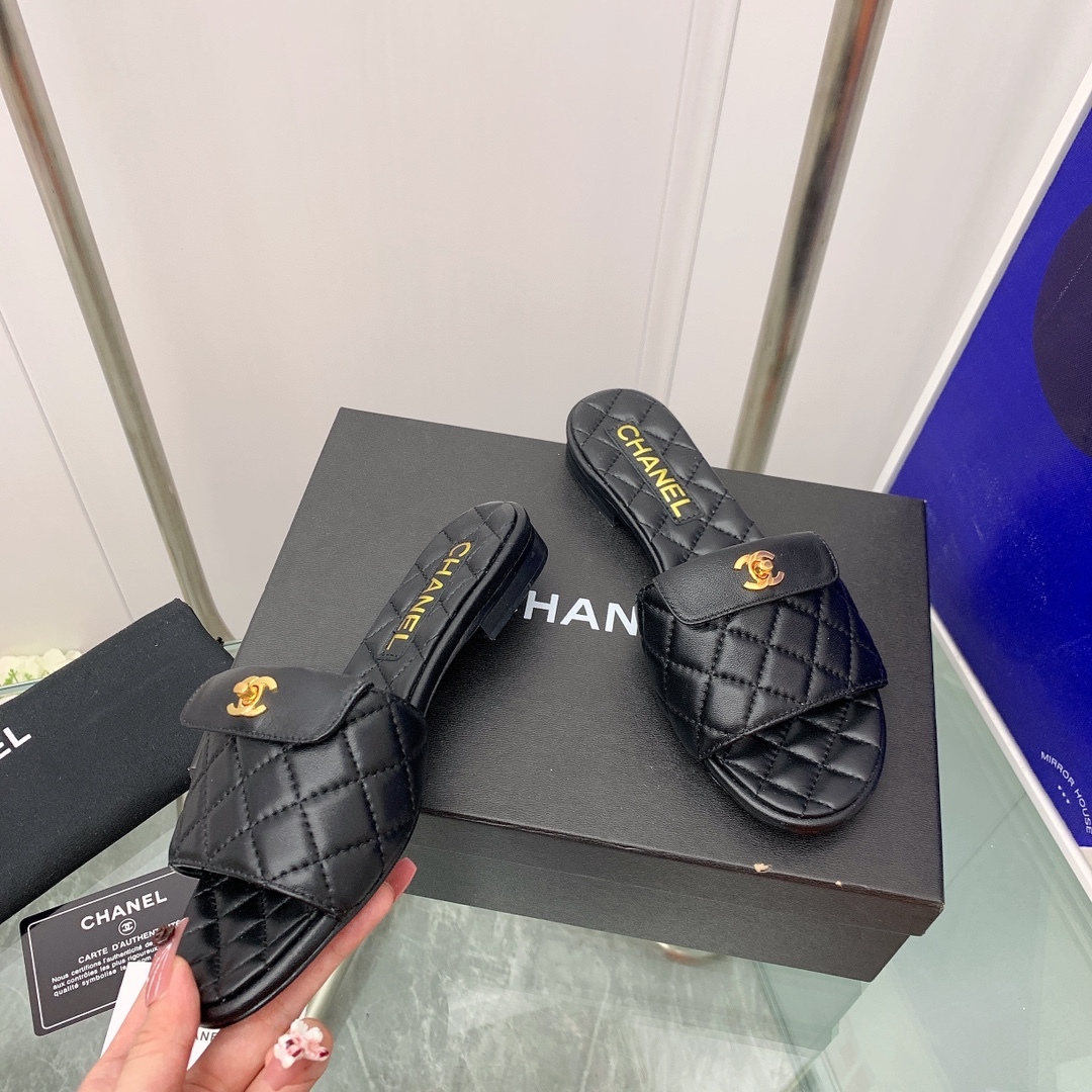 CHANEL slippers