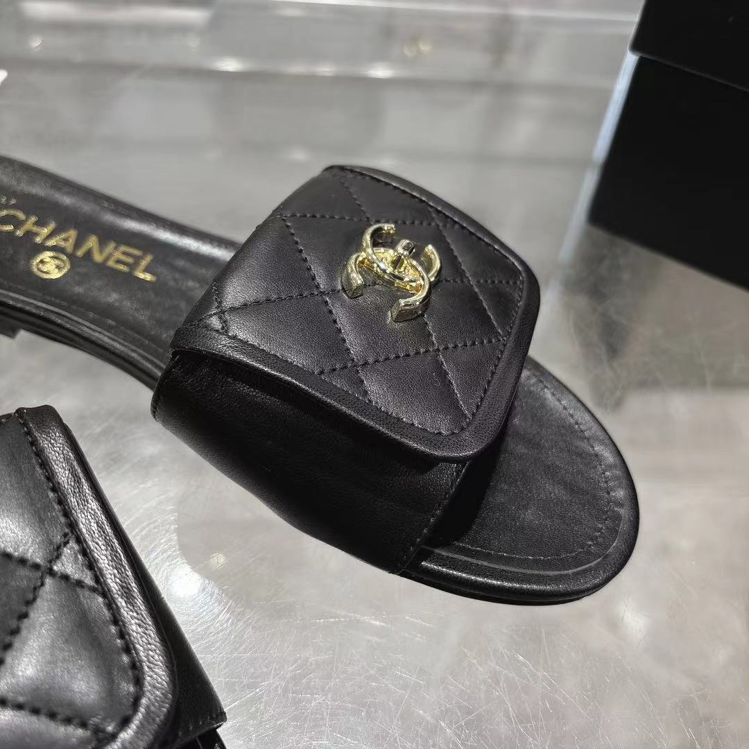 CHANEL 25Cflat sandals