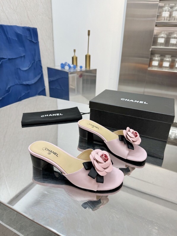 CHANEL slippers