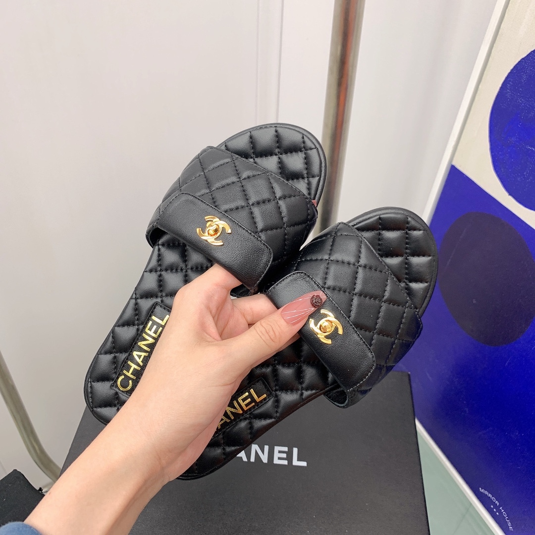 CHANEL slippers