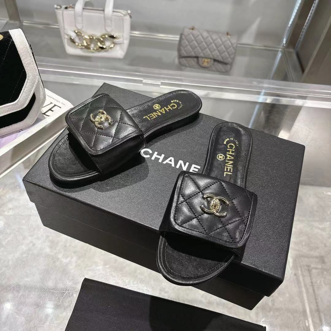 CHANEL 25Cflat sandals