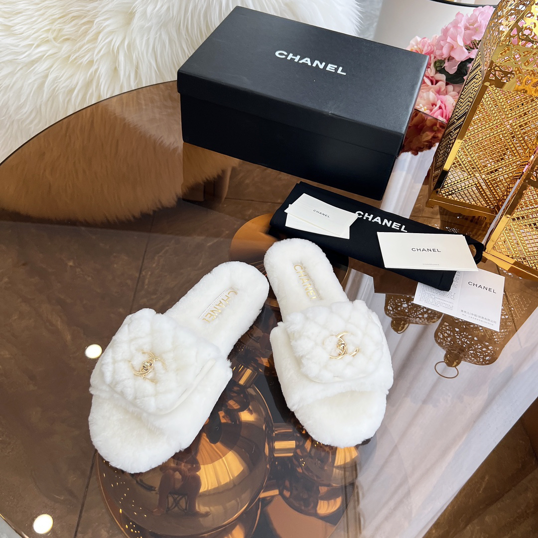CHANEL slippers