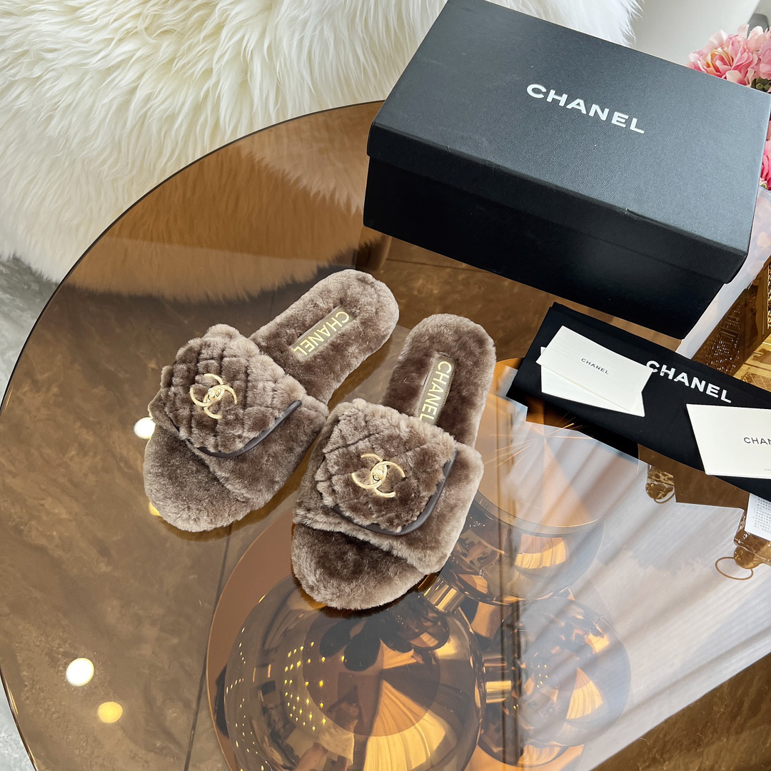 CHANEL slippers