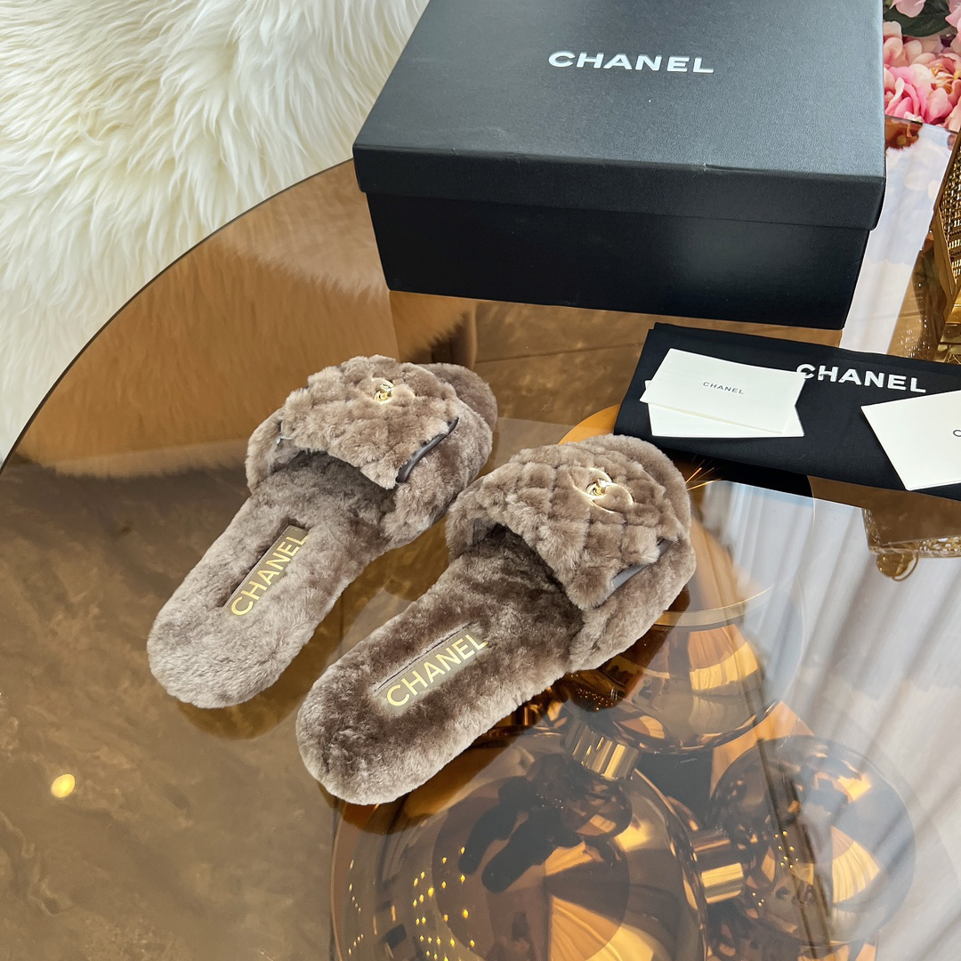 CHANEL slippers