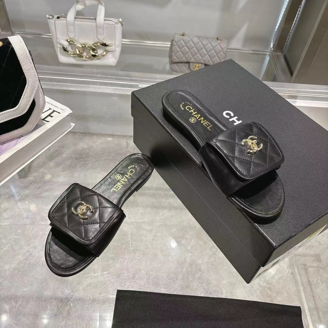 CHANEL 25Cflat sandals