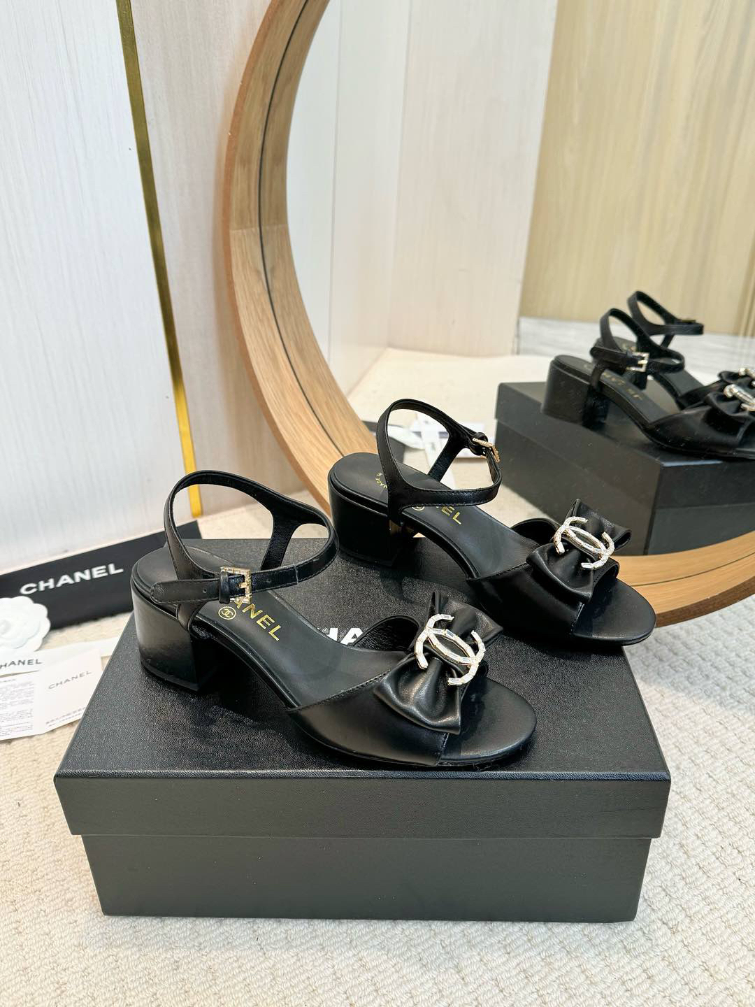 CHANEL slippers