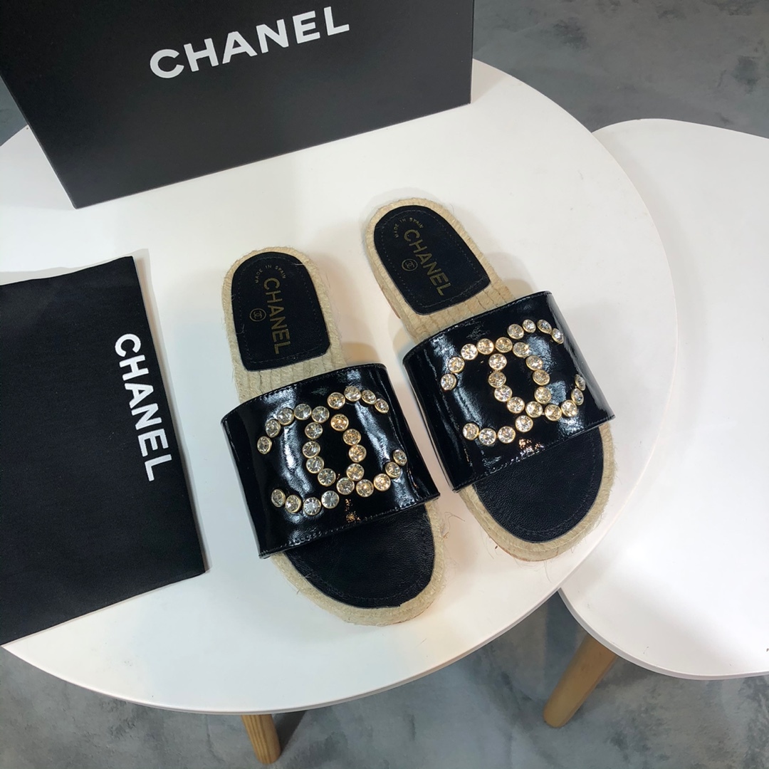 CHANEL slippers