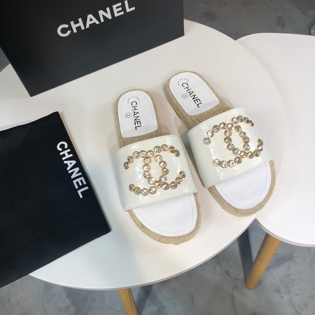 CHANEL slippers