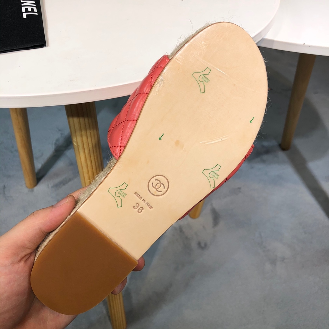 CHANEL slippers