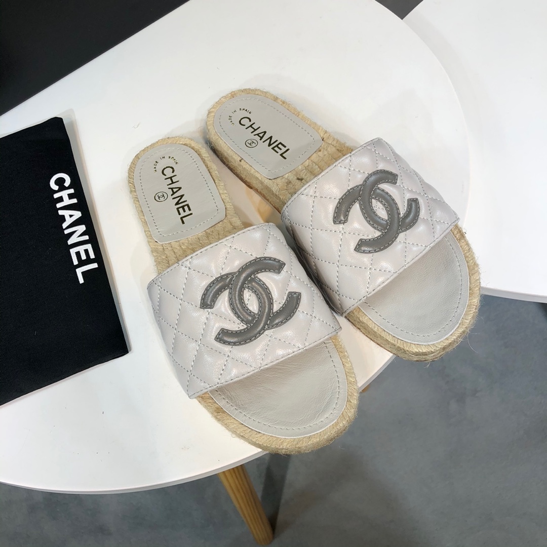 CHANEL slippers