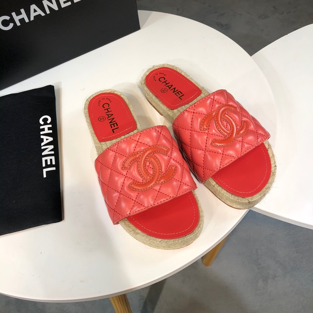 CHANEL slippers