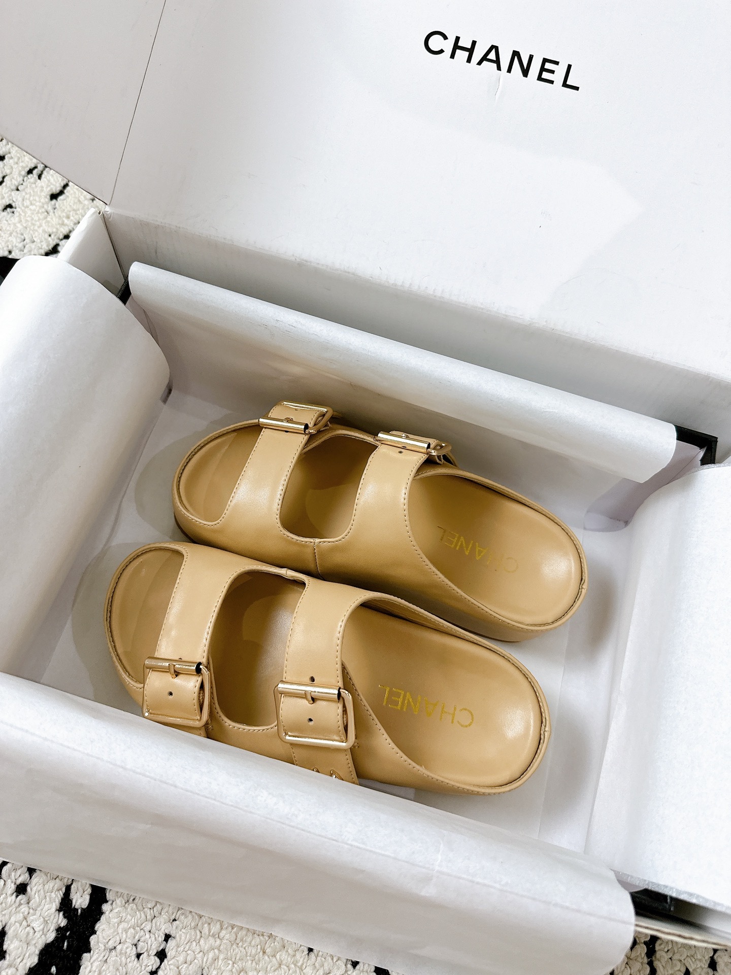 CHANEL slippers