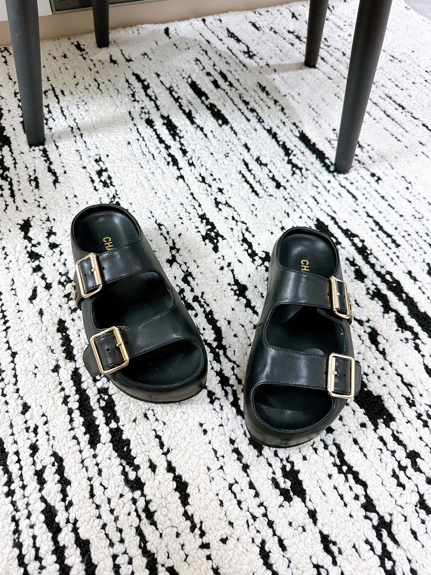 CHANEL slippers
