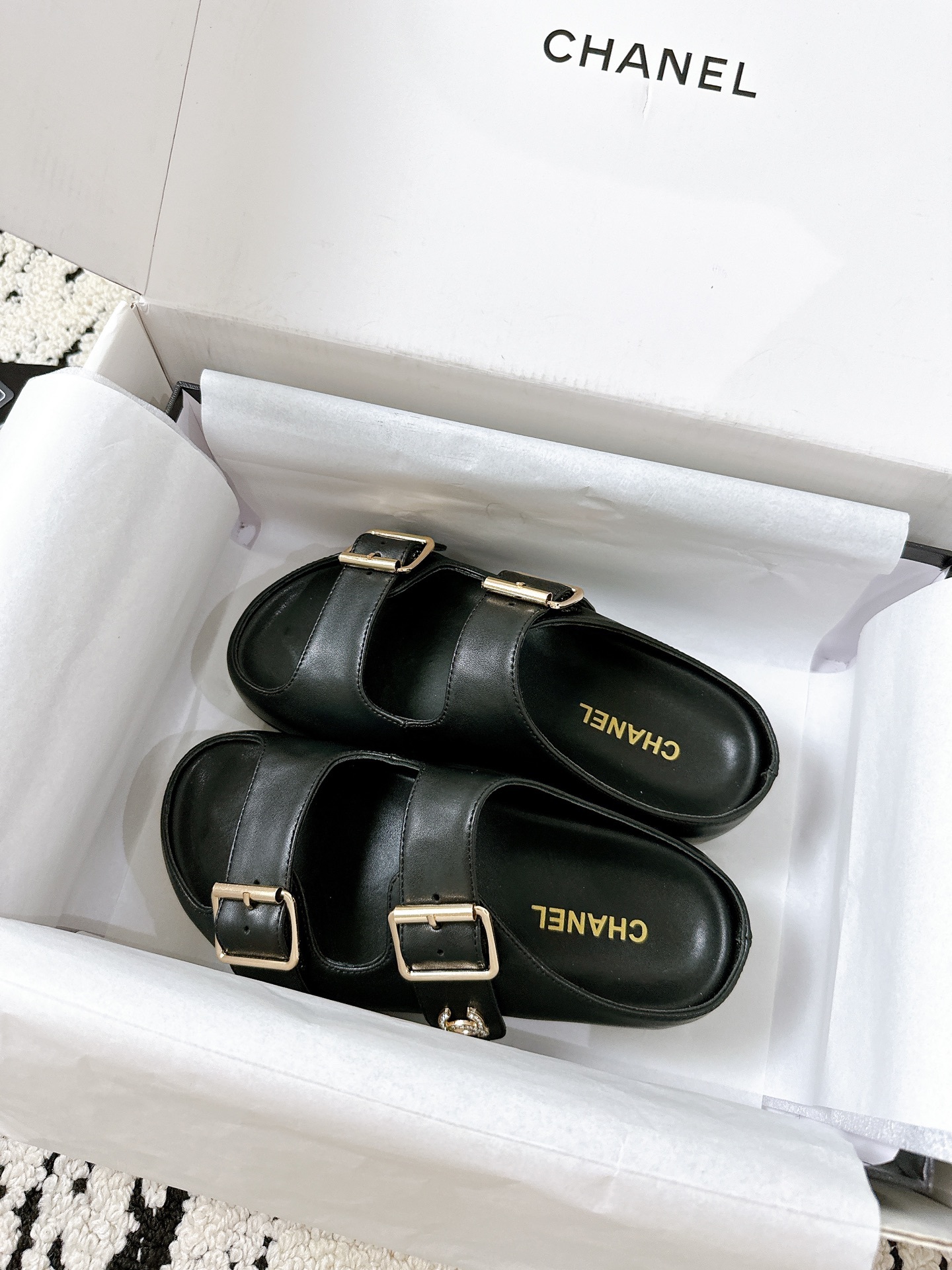 CHANEL slippers