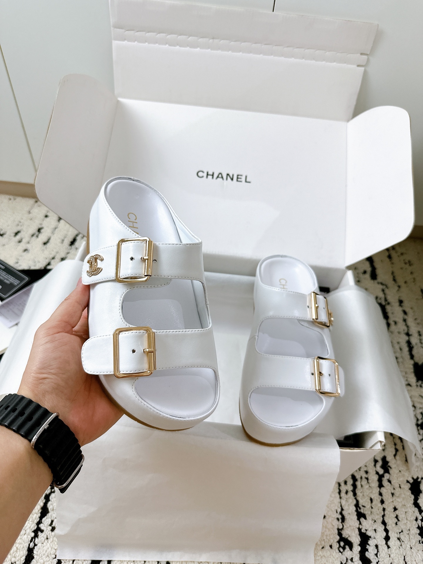 CHANEL slippers