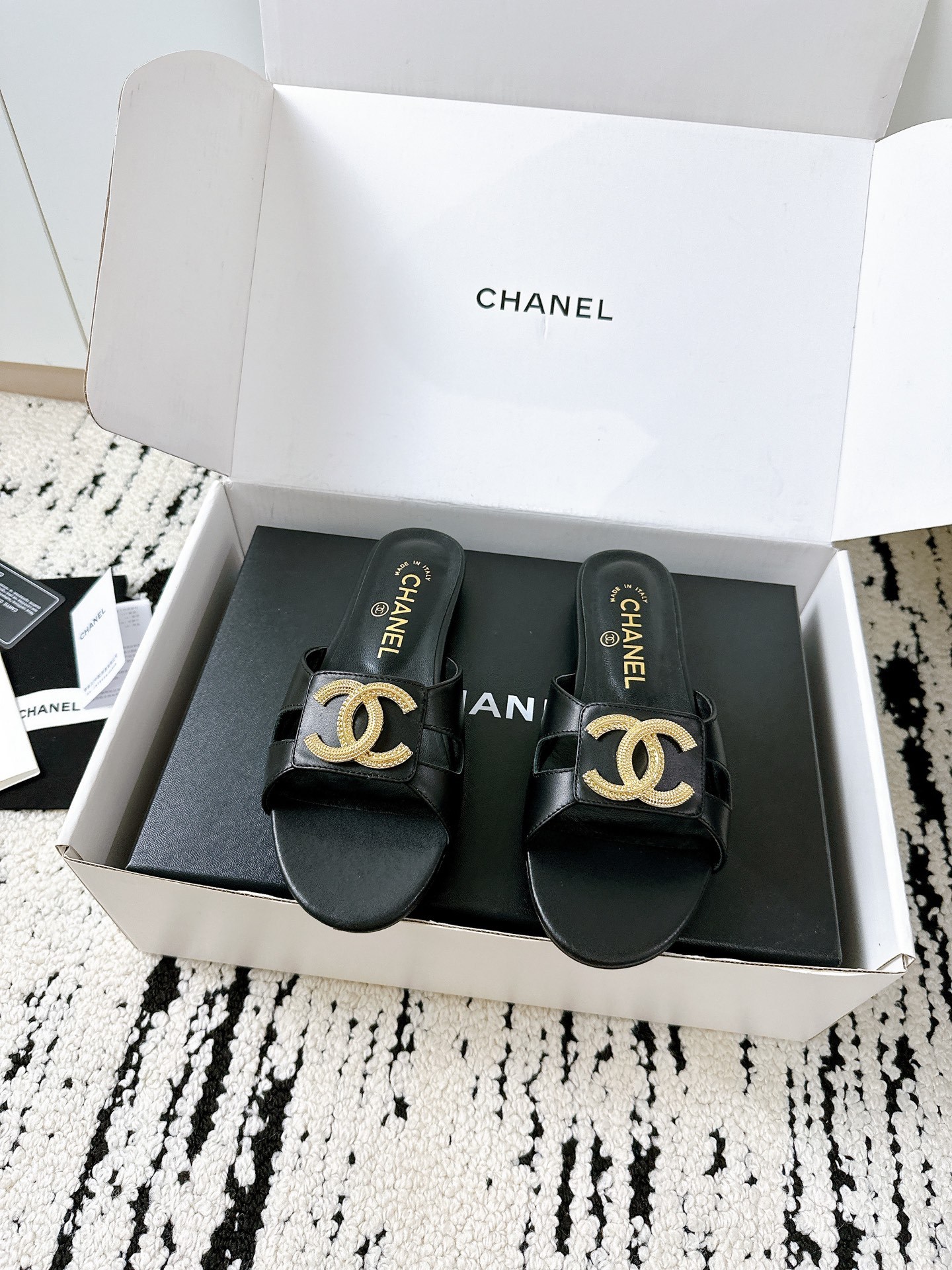 CHANEL slippers