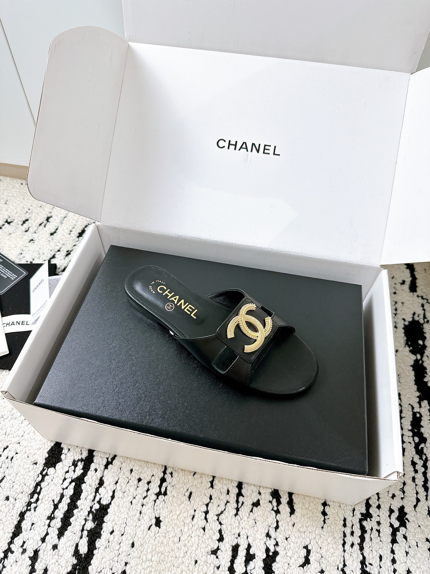 CHANEL slippers