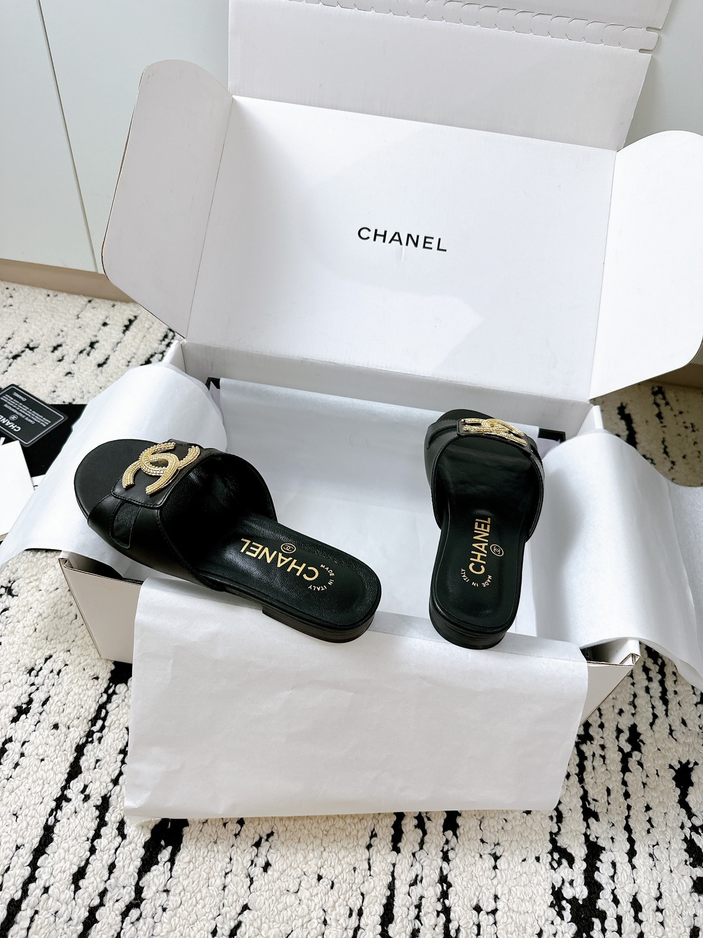 CHANEL slippers