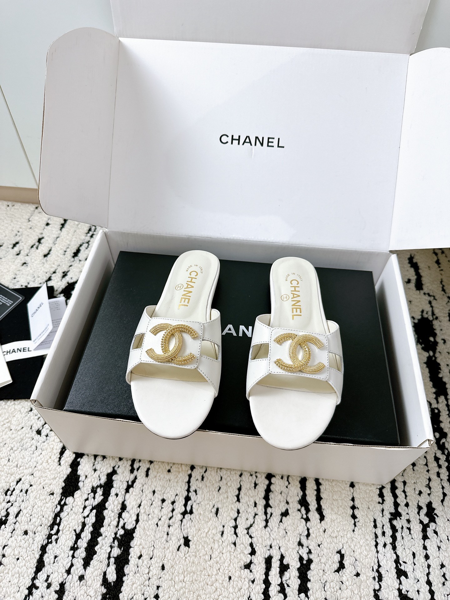 CHANEL slippers