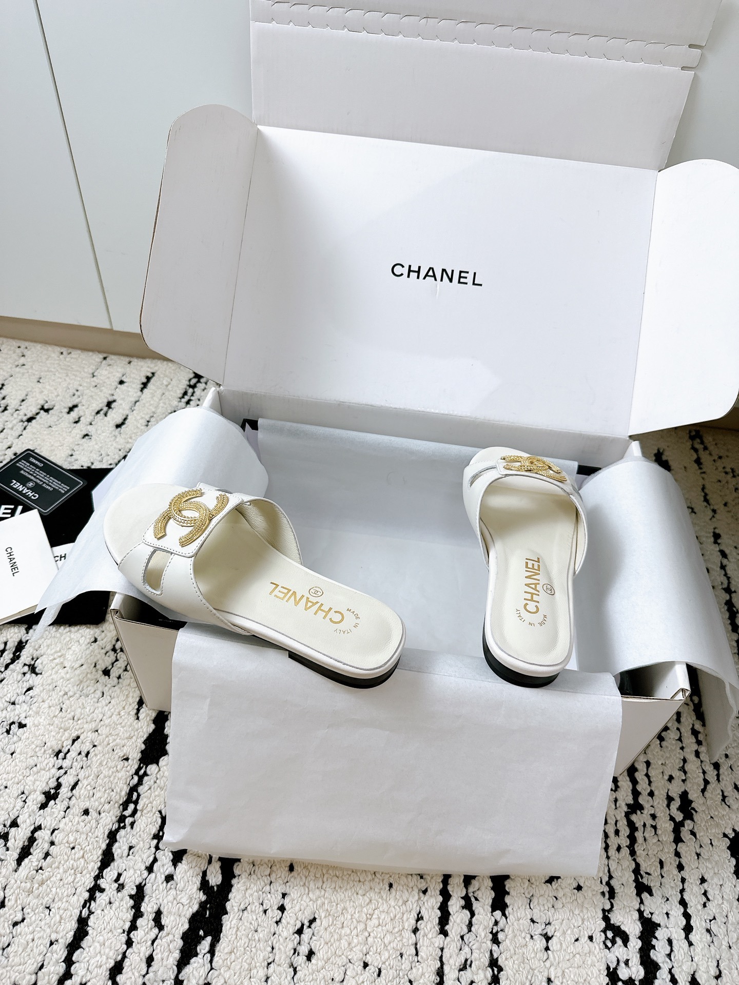 CHANEL slippers