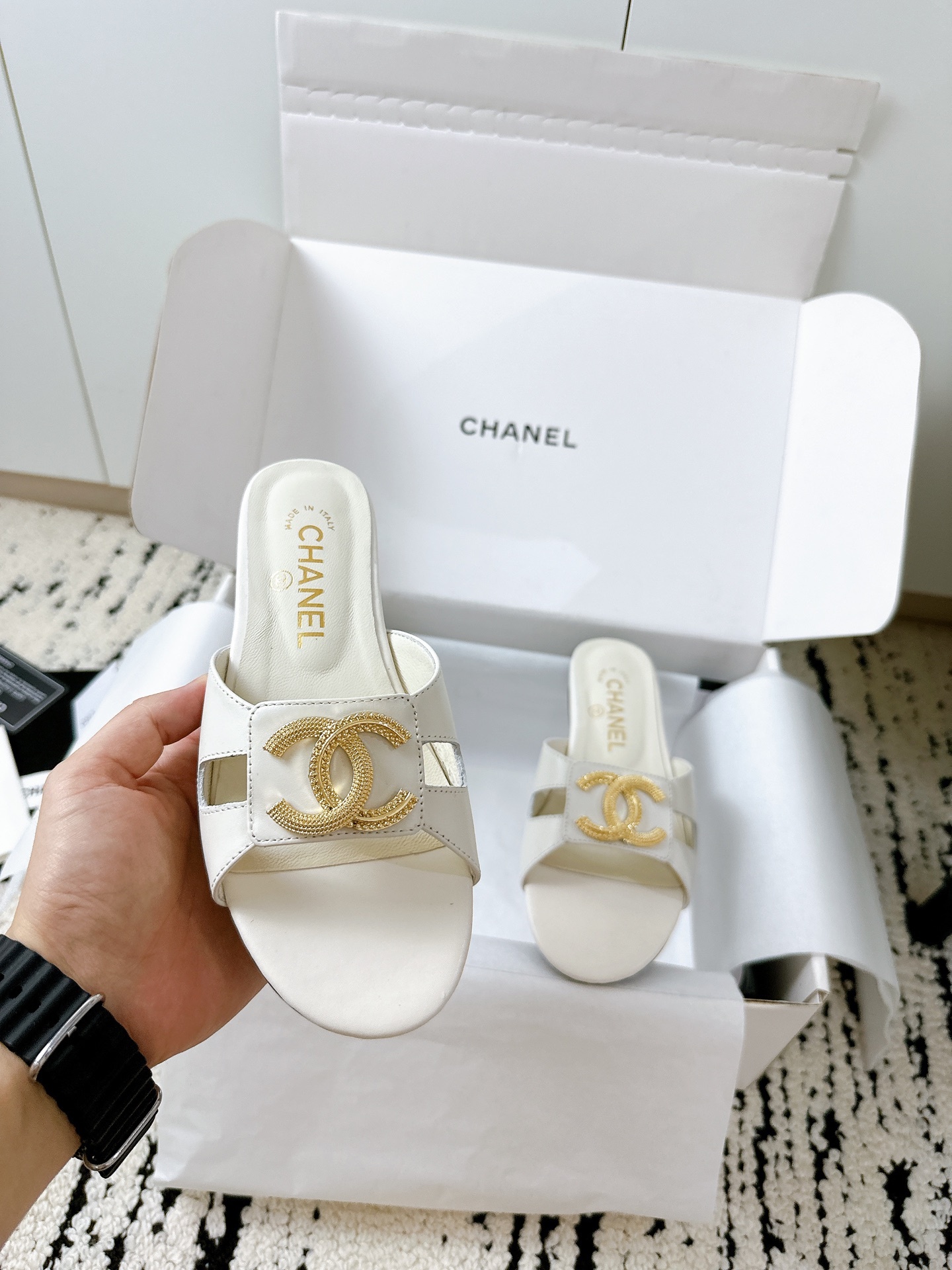CHANEL slippers