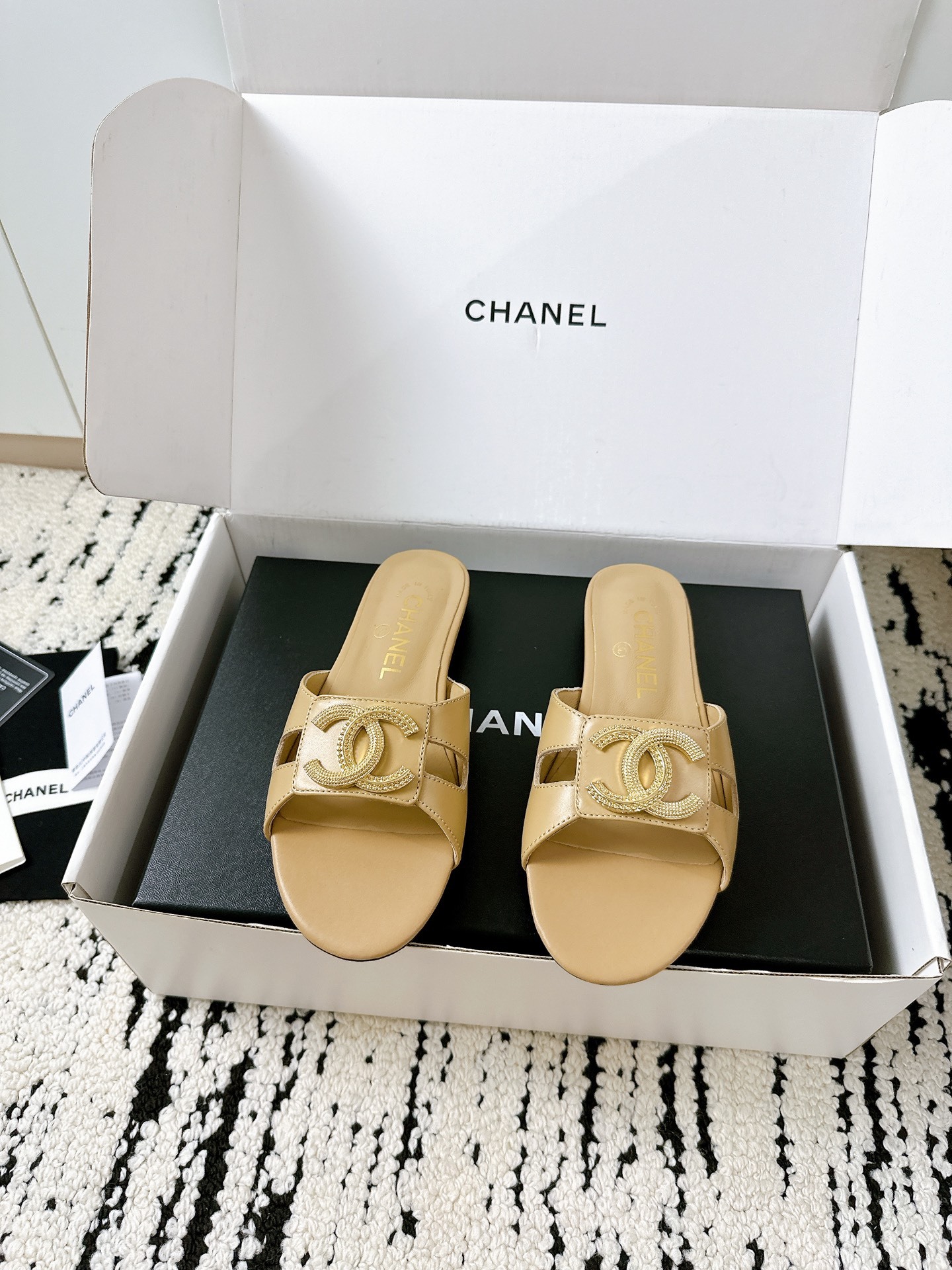 CHANEL slippers