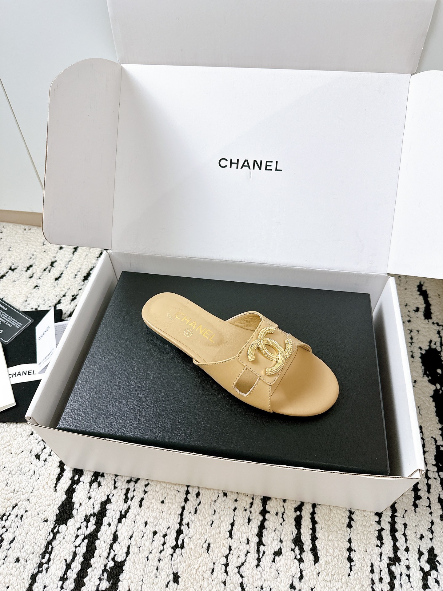 CHANEL slippers