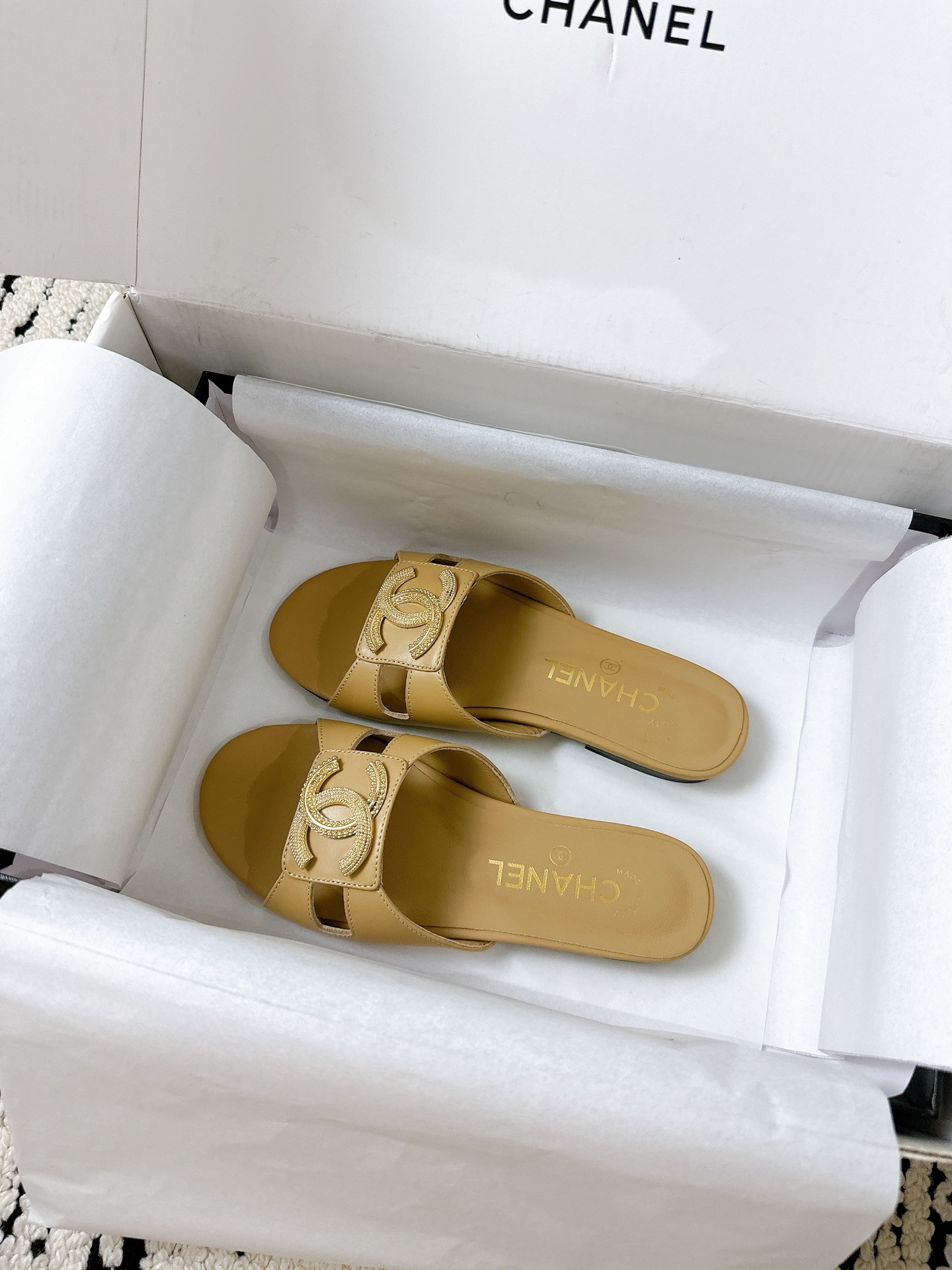 CHANEL slippers