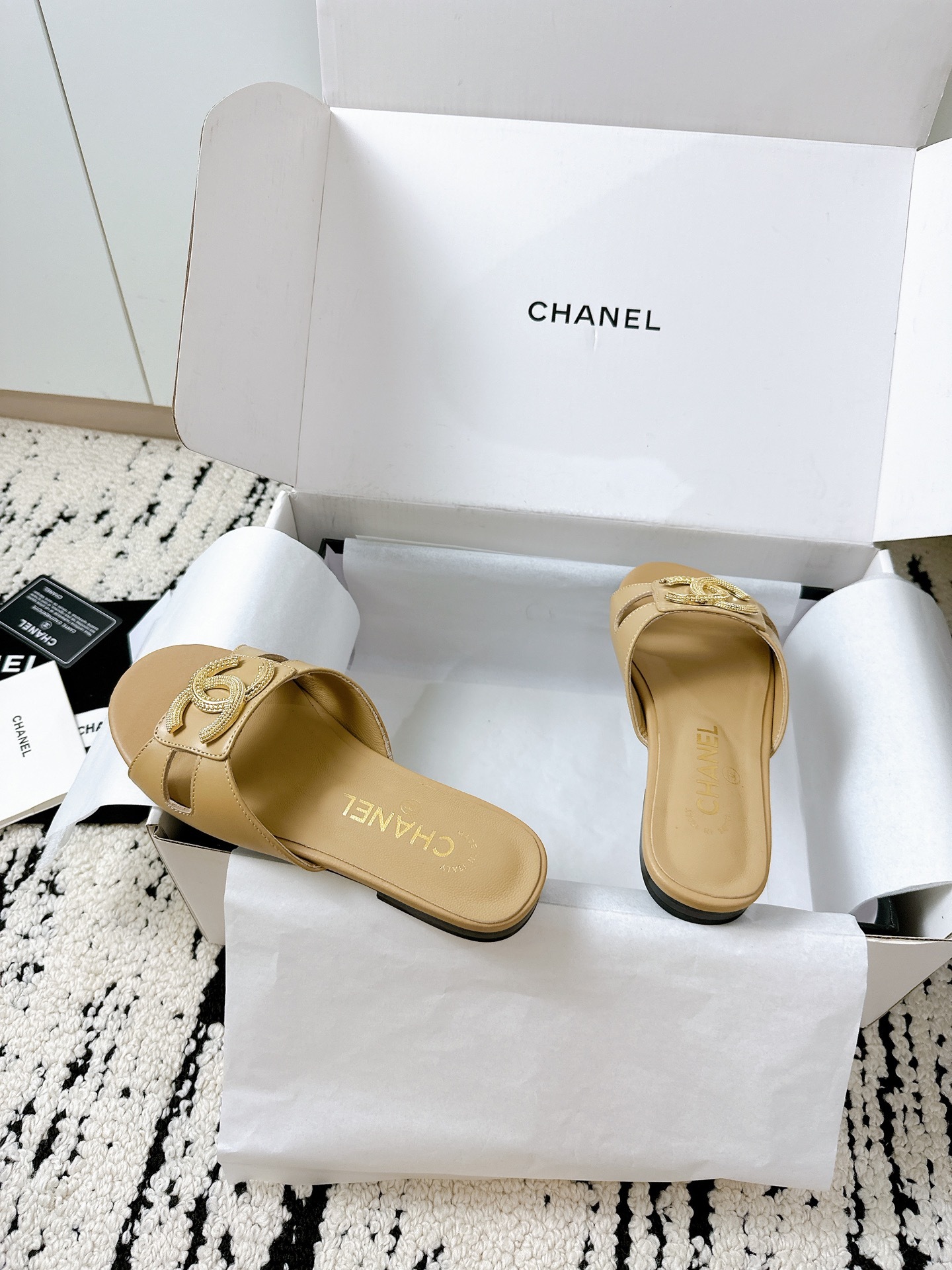 CHANEL slippers