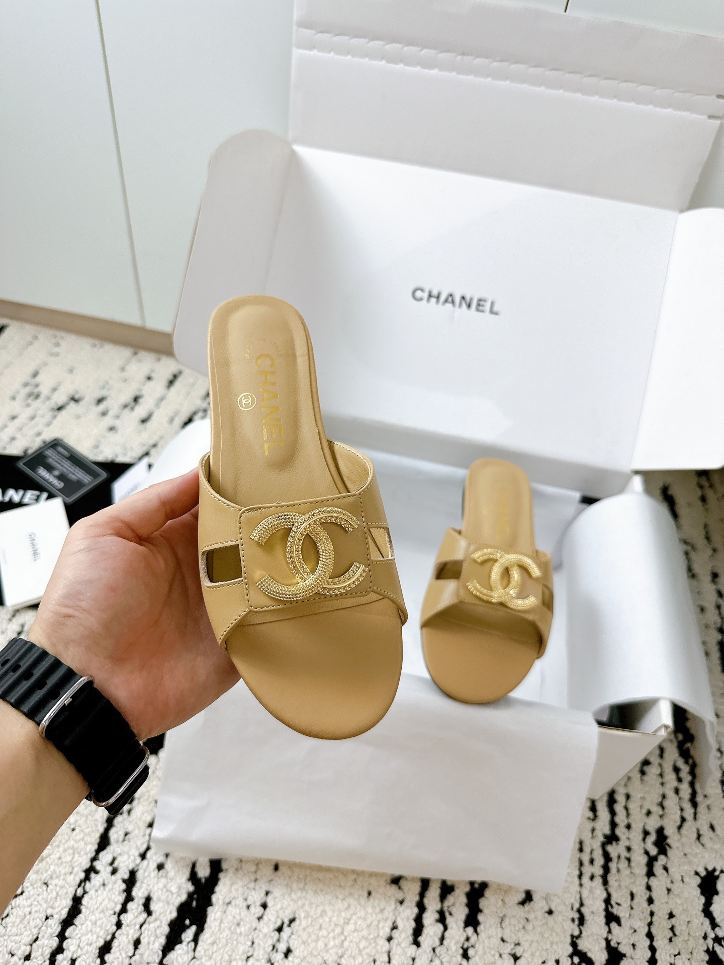 CHANEL slippers