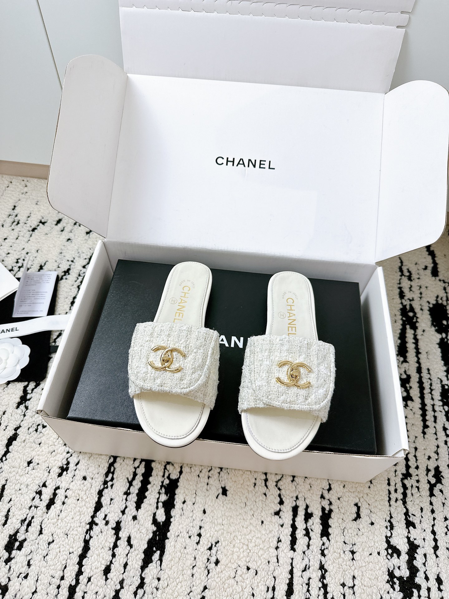 CHANEL slippers