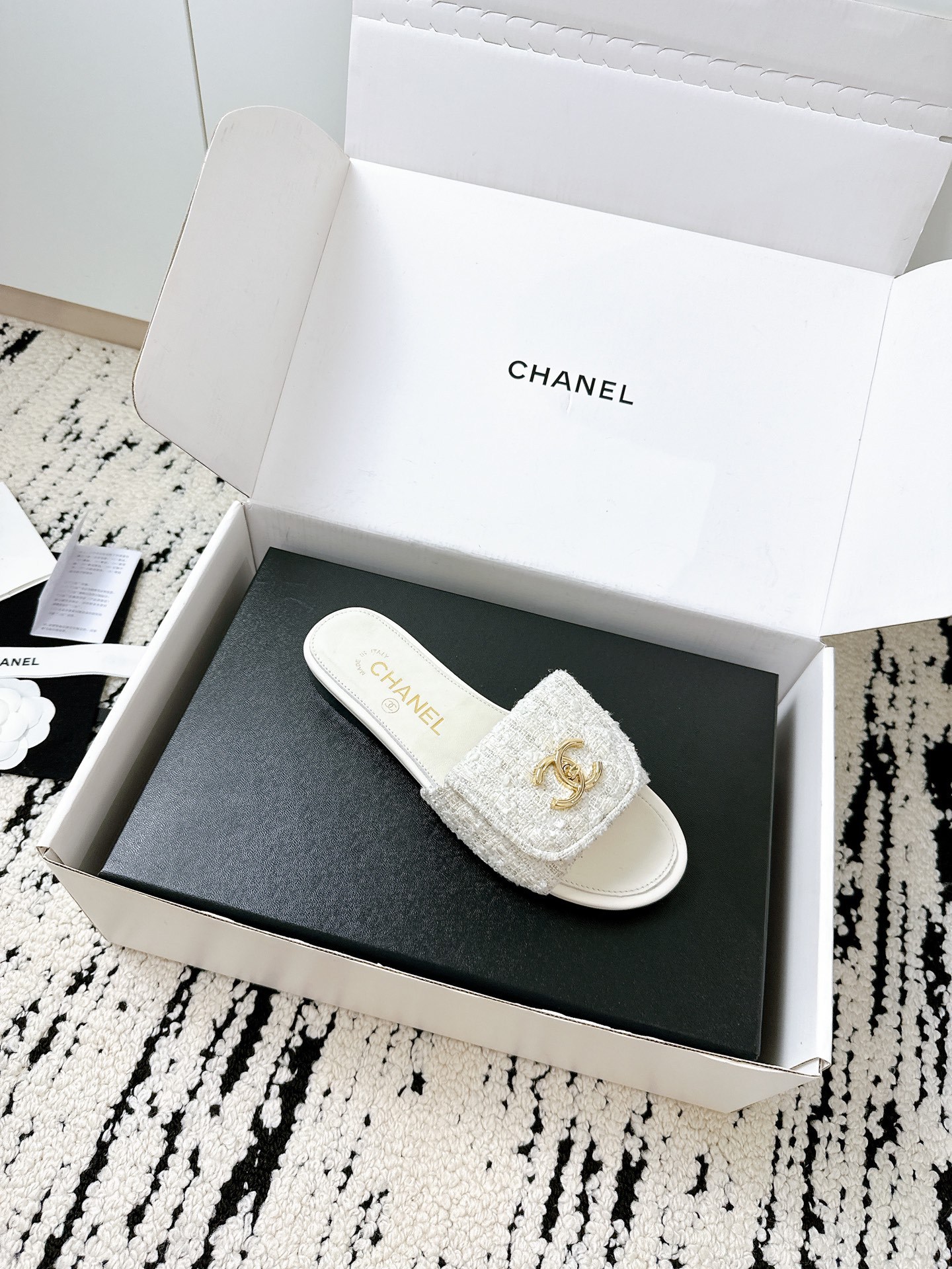 CHANEL slippers