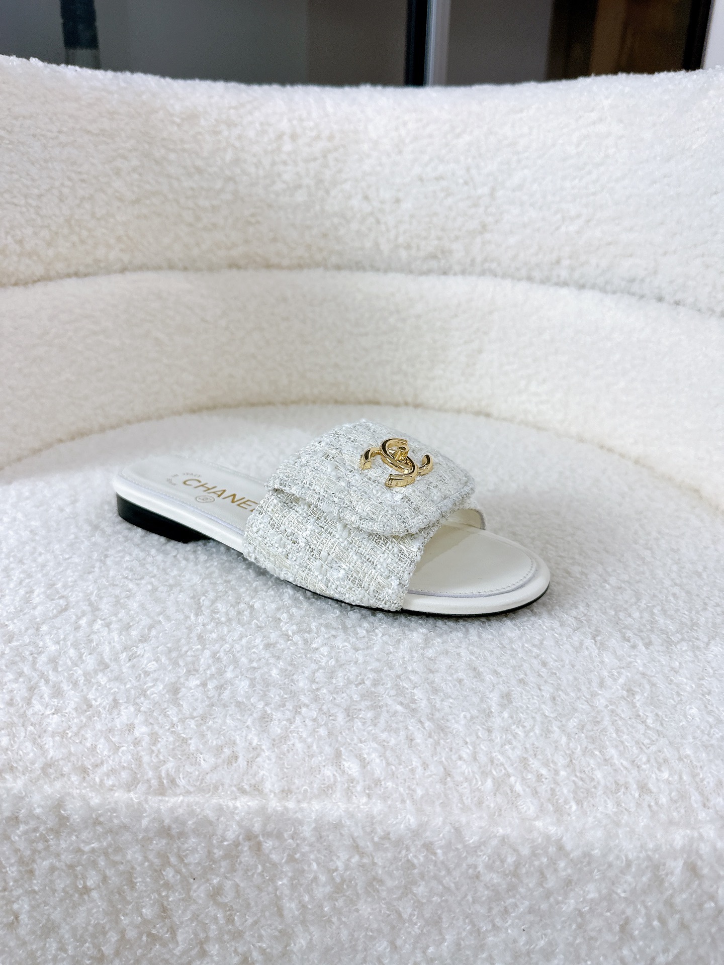 CHANEL slippers