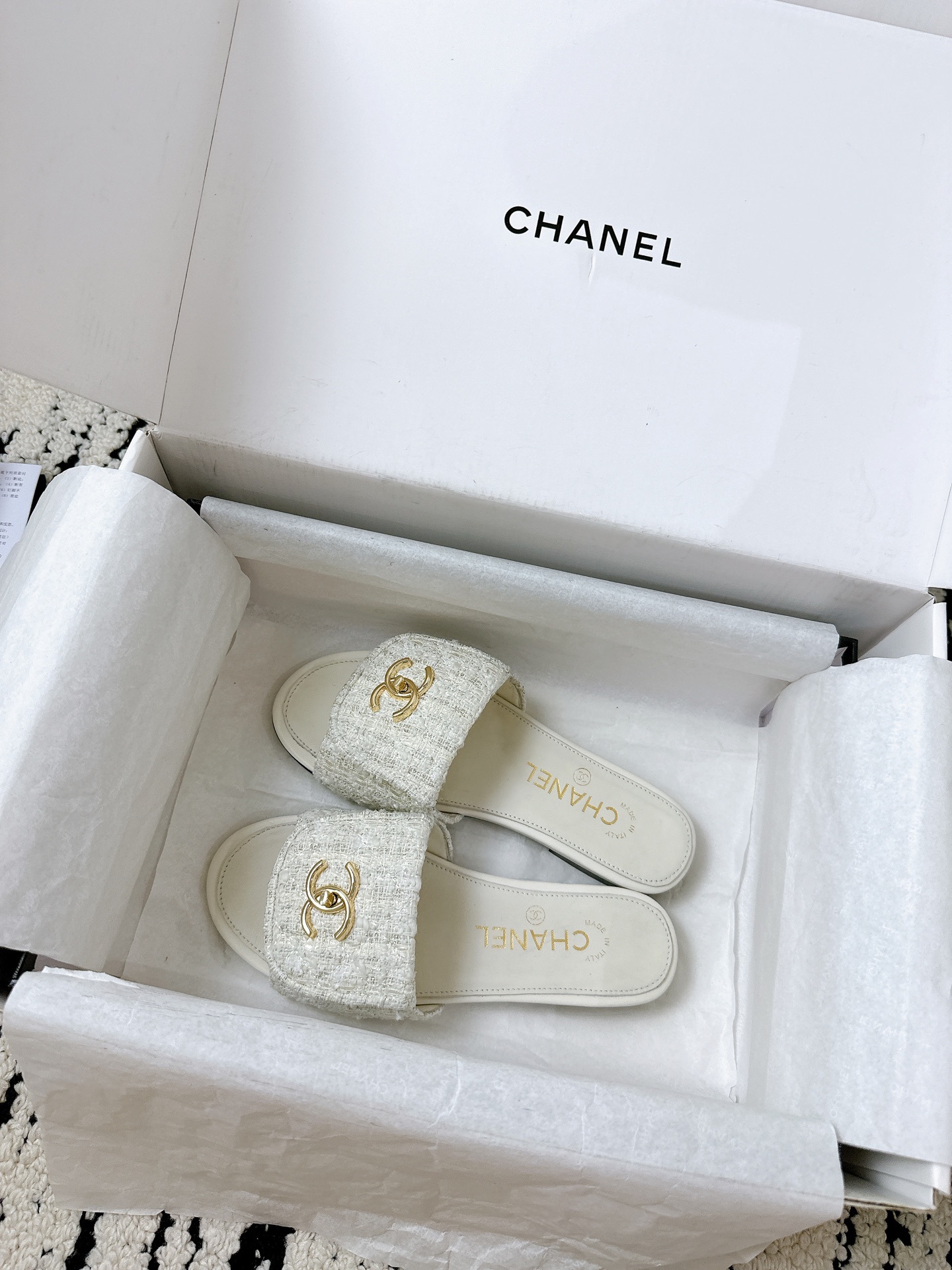 CHANEL slippers