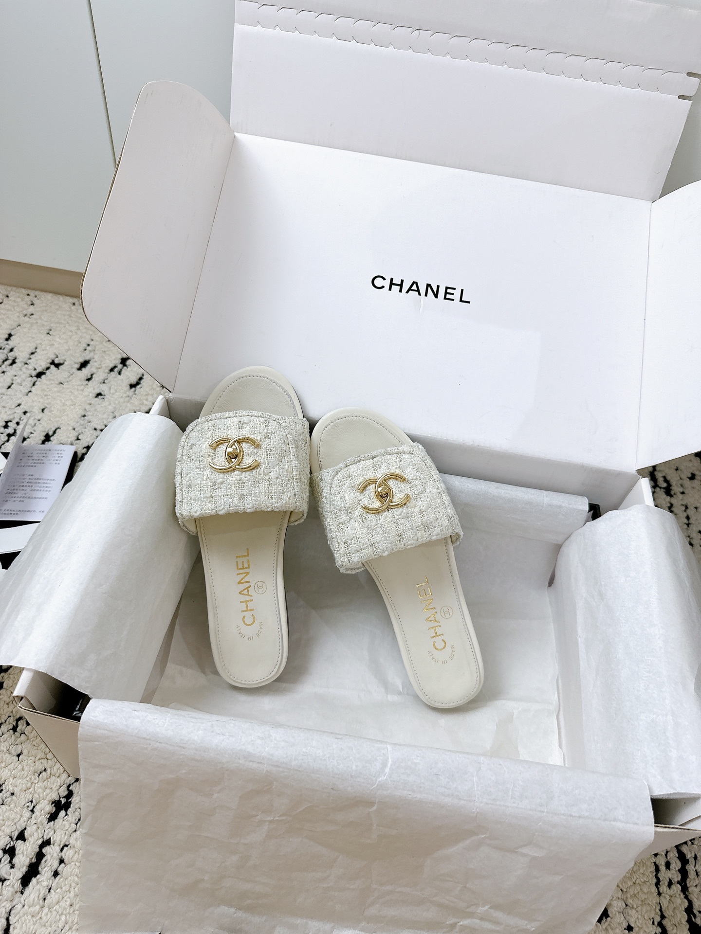 CHANEL slippers