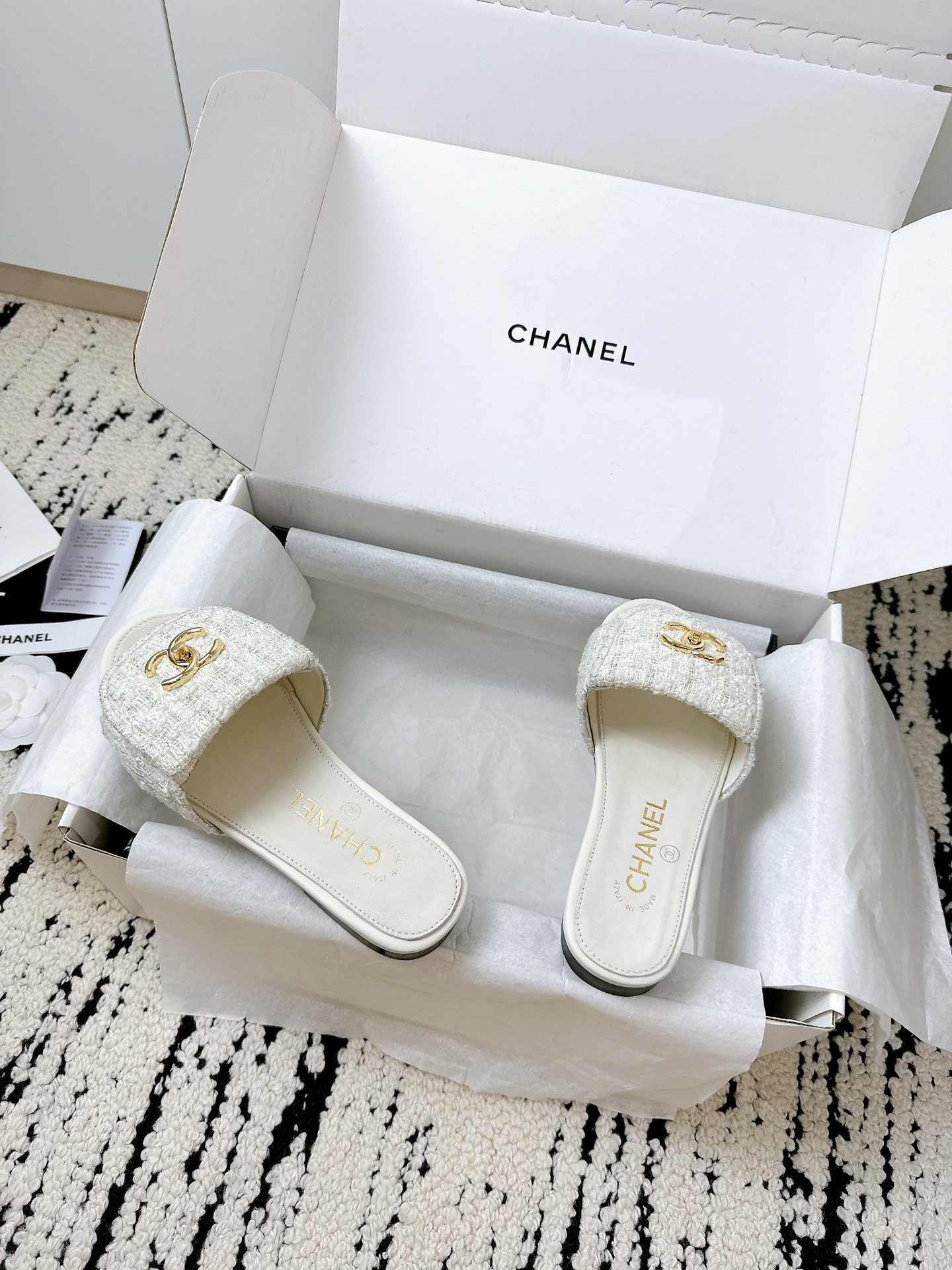 CHANEL slippers