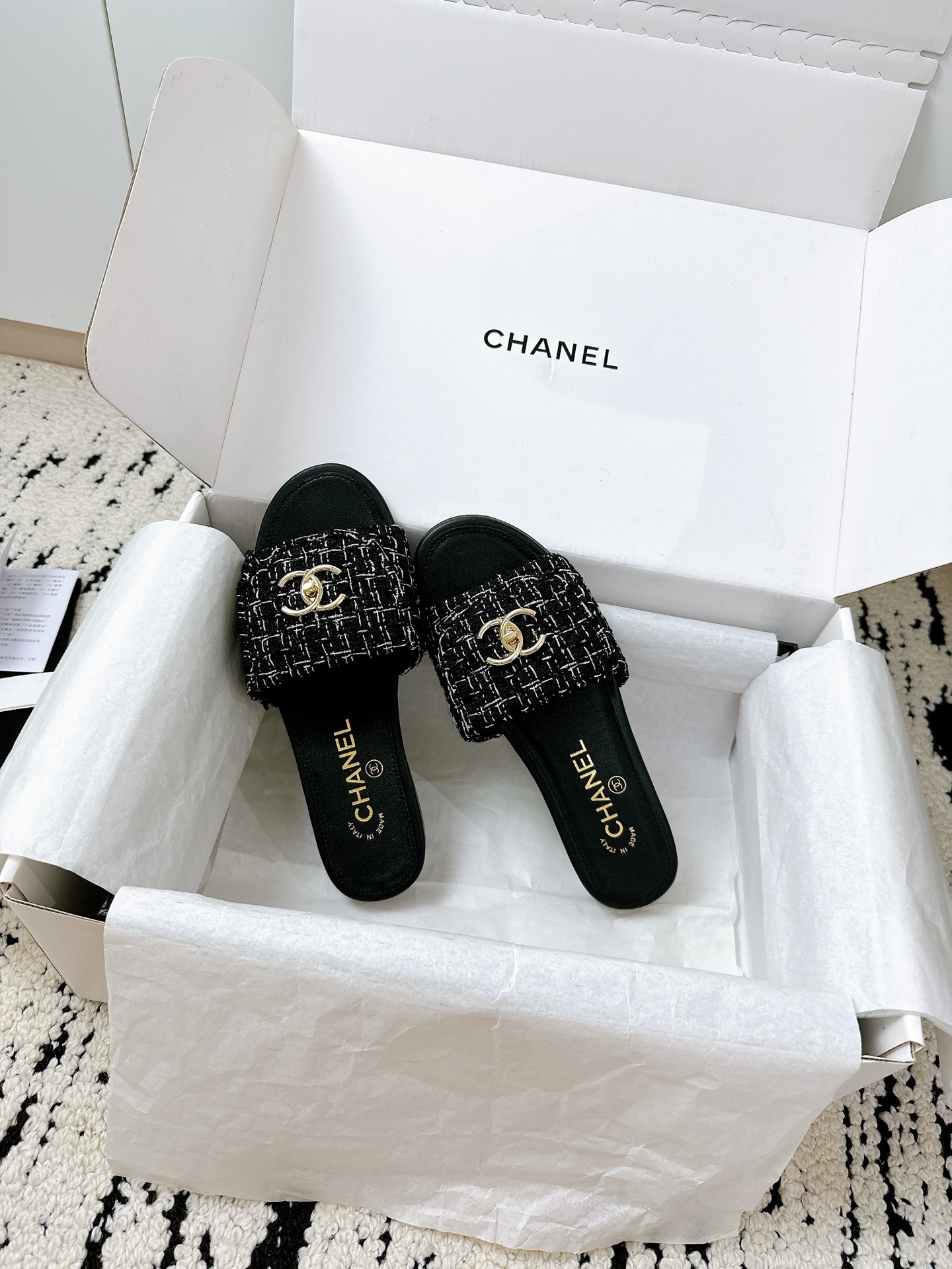 CHANEL slippers