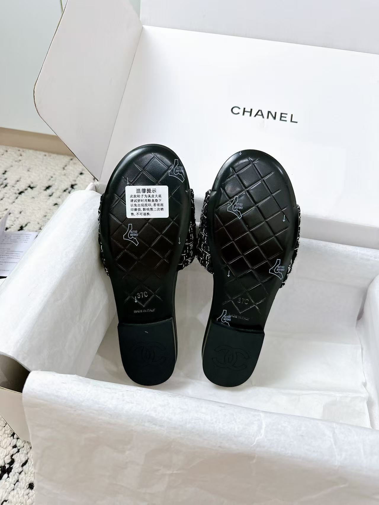 CHANEL slippers