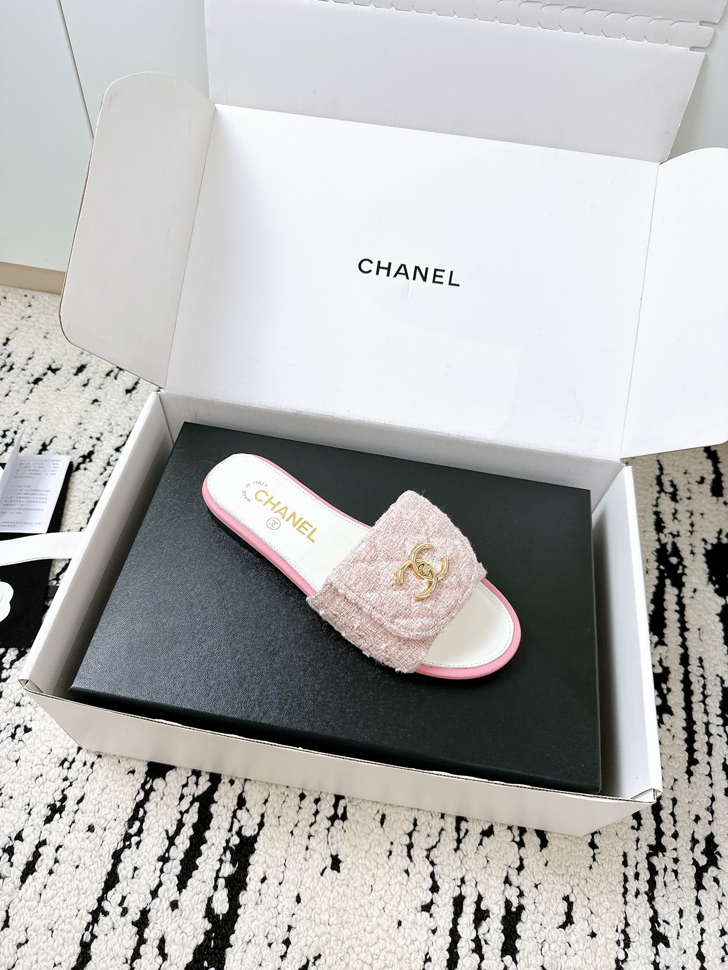 CHANEL slippers