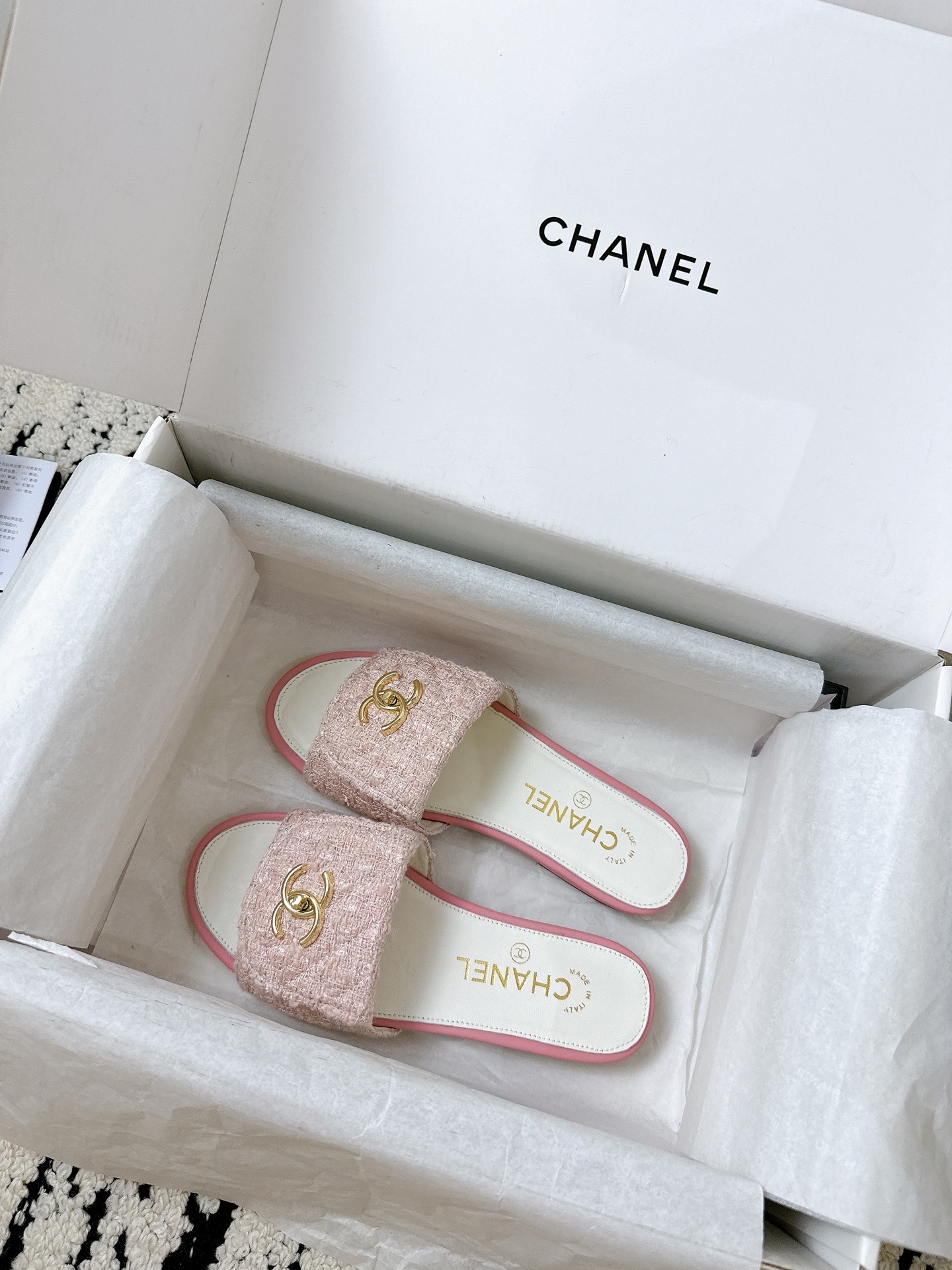 CHANEL slippers