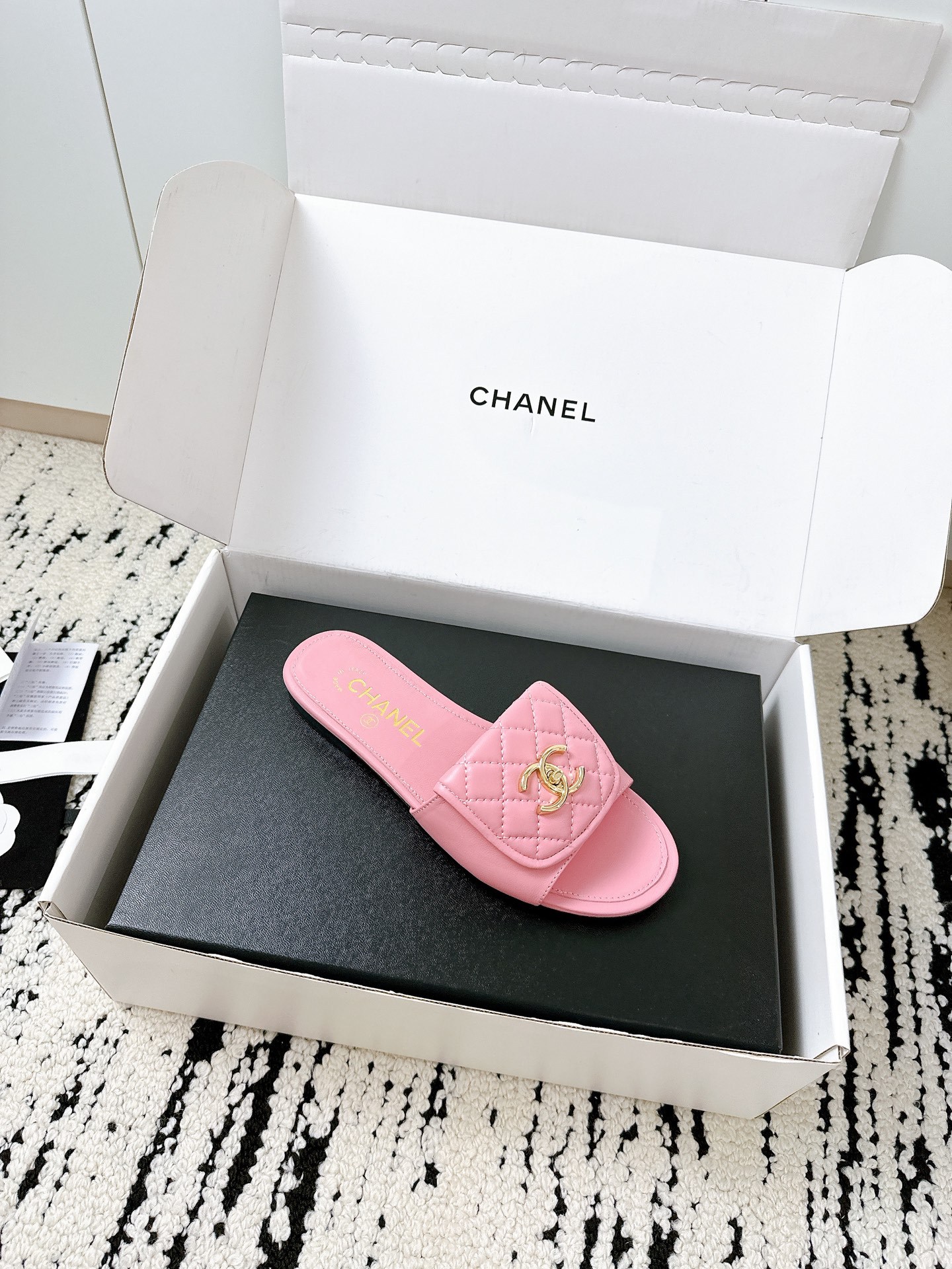 CHANEL slippers