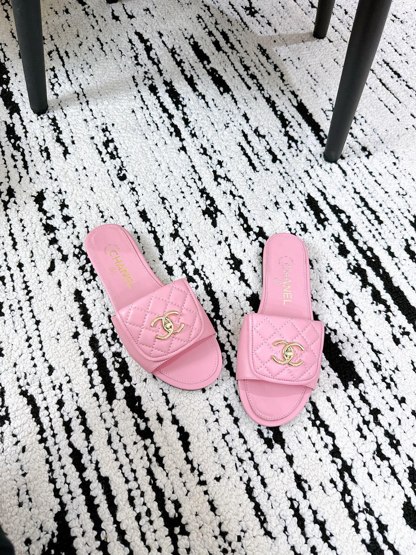 CHANEL slippers