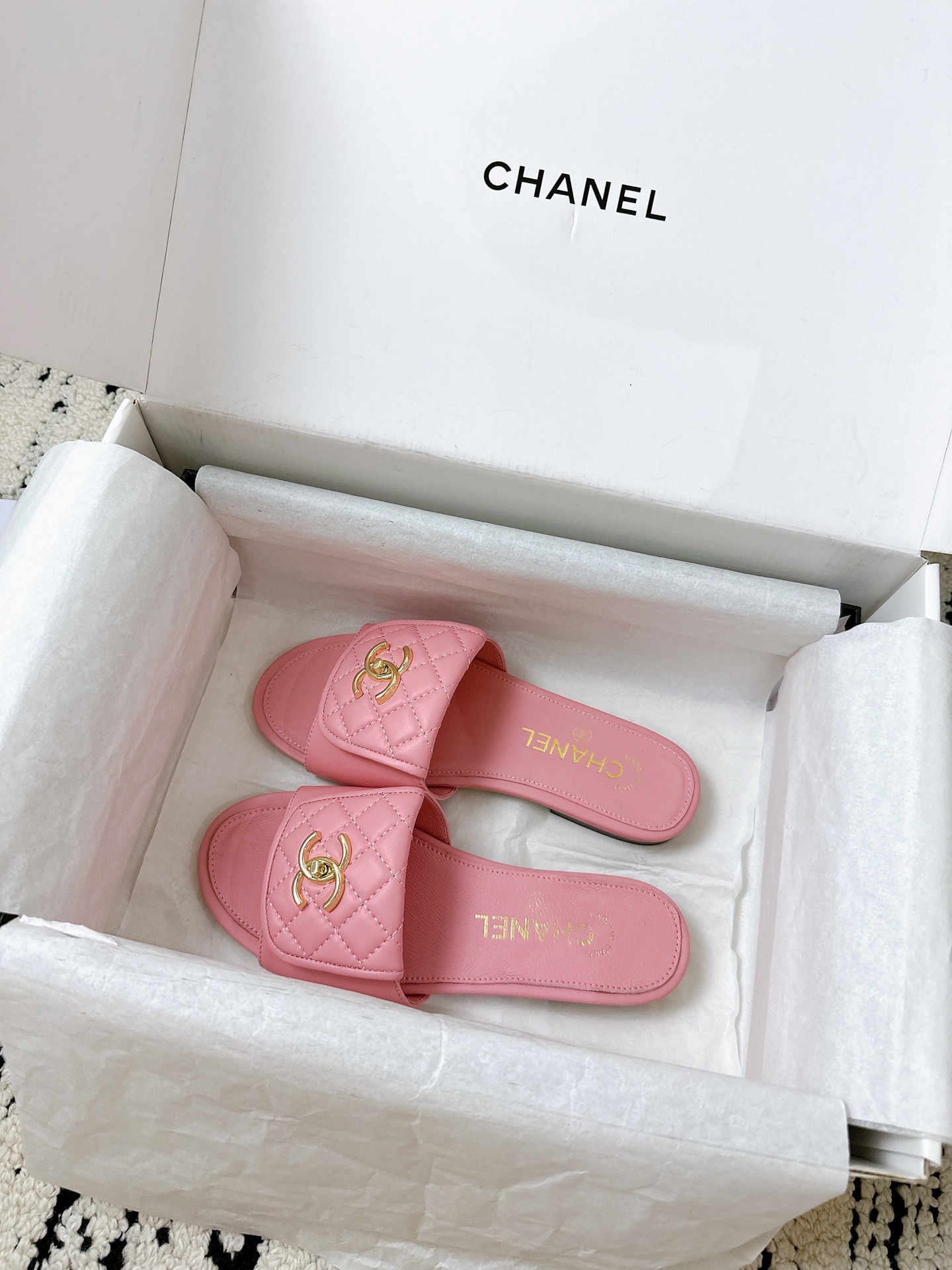 CHANEL slippers