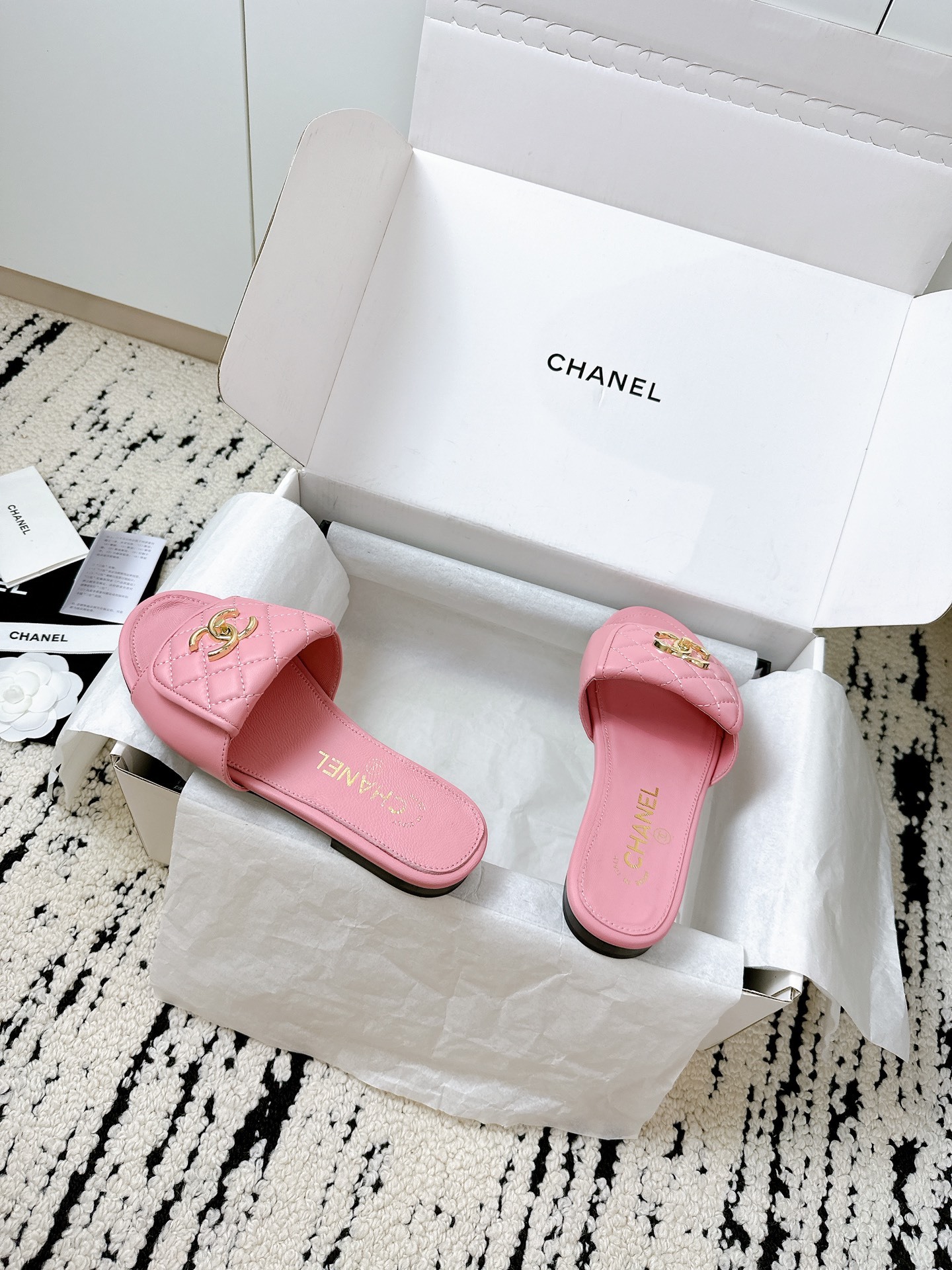CHANEL slippers