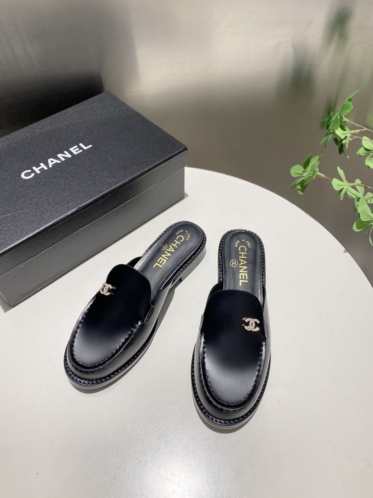 CHANEL slippers