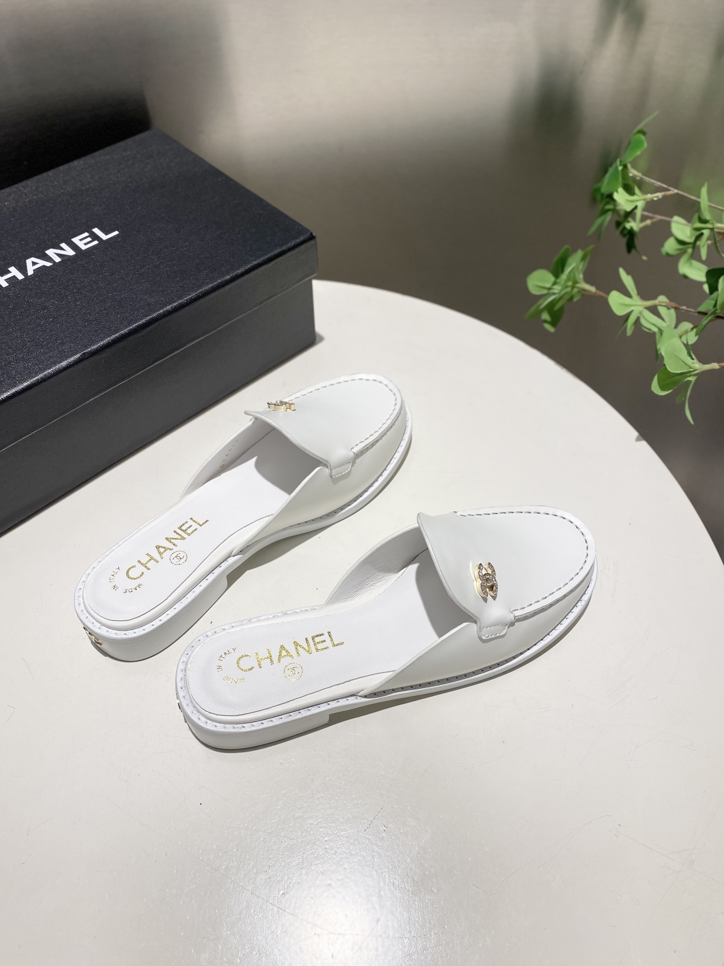 CHANEL slippers