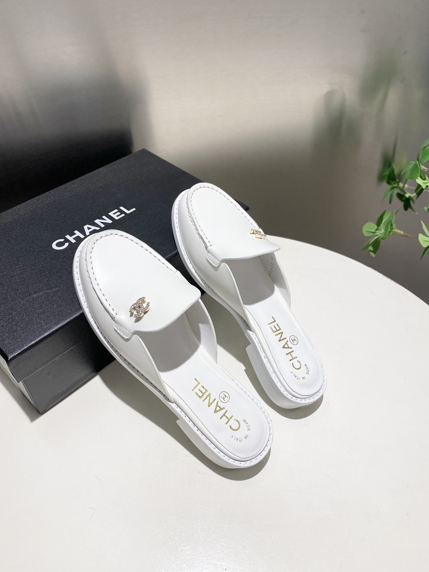 CHANEL slippers